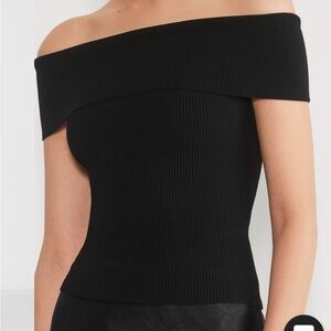 Aritzia sculpt knit off the shoulder top NEVER WORN